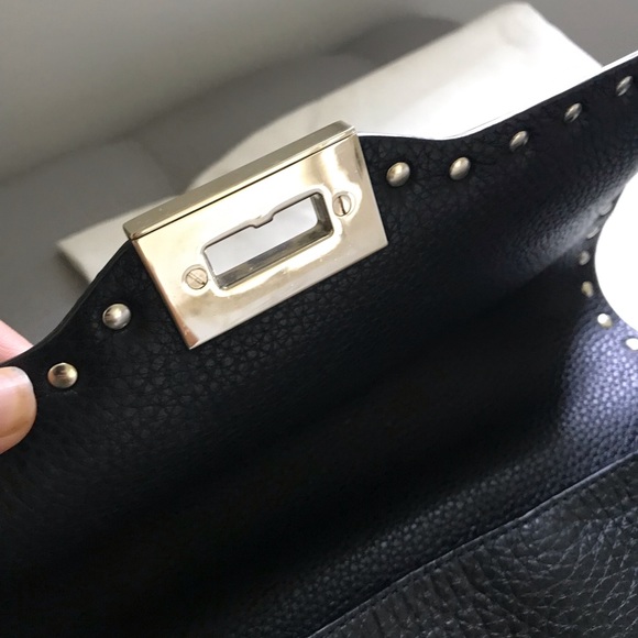 SOLD- ⛔️⛔️Valentino Garavani Pebbled Calfskin Rockstud bag - Picture 2 of 11